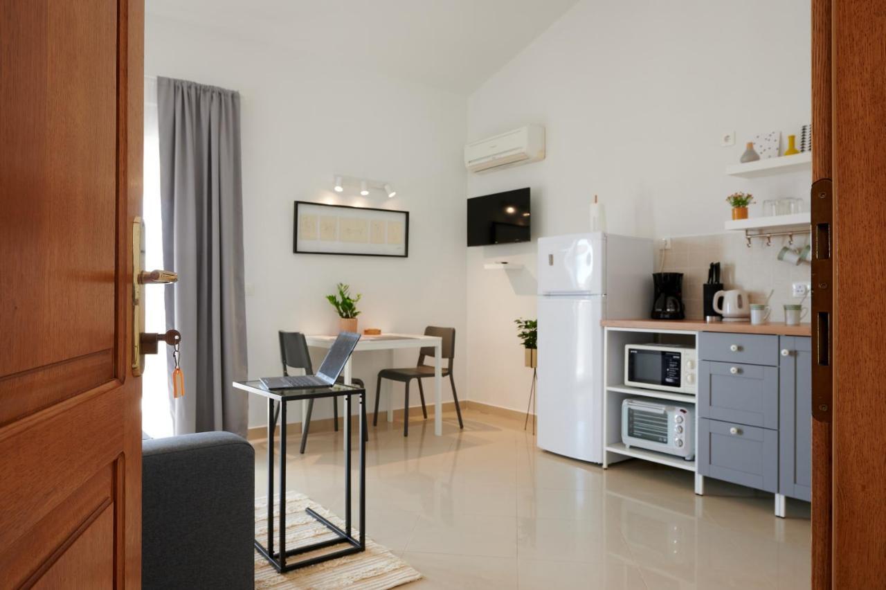 T&T Sea View Apartments Trogir Exterior foto