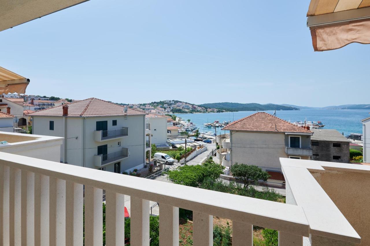 T&T Sea View Apartments Trogir Exterior foto