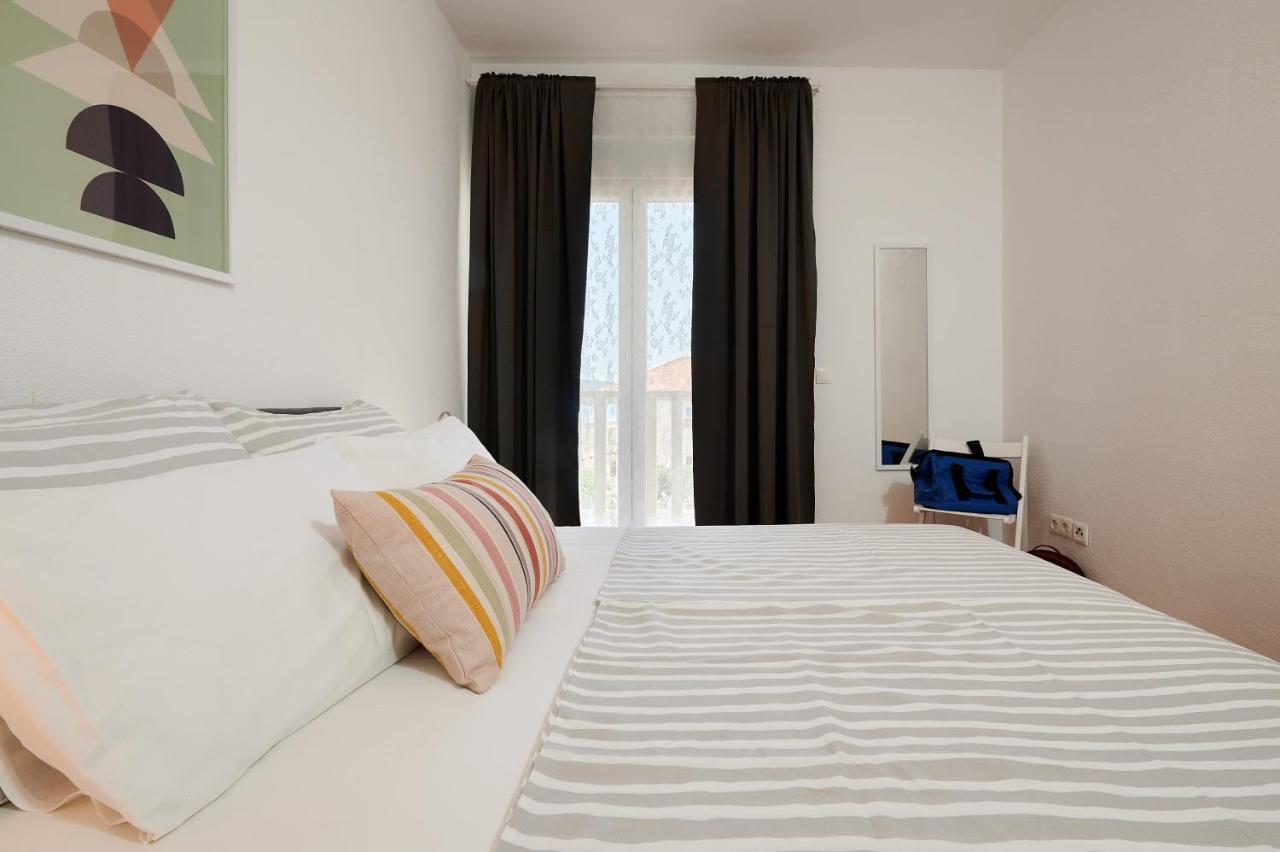T&T Sea View Apartments Trogir Exterior foto